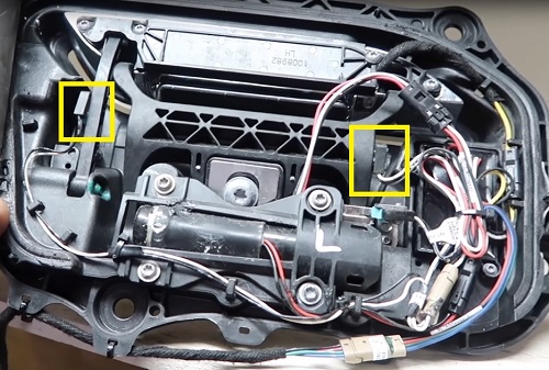 Model S door fails to unlock 1016009-00